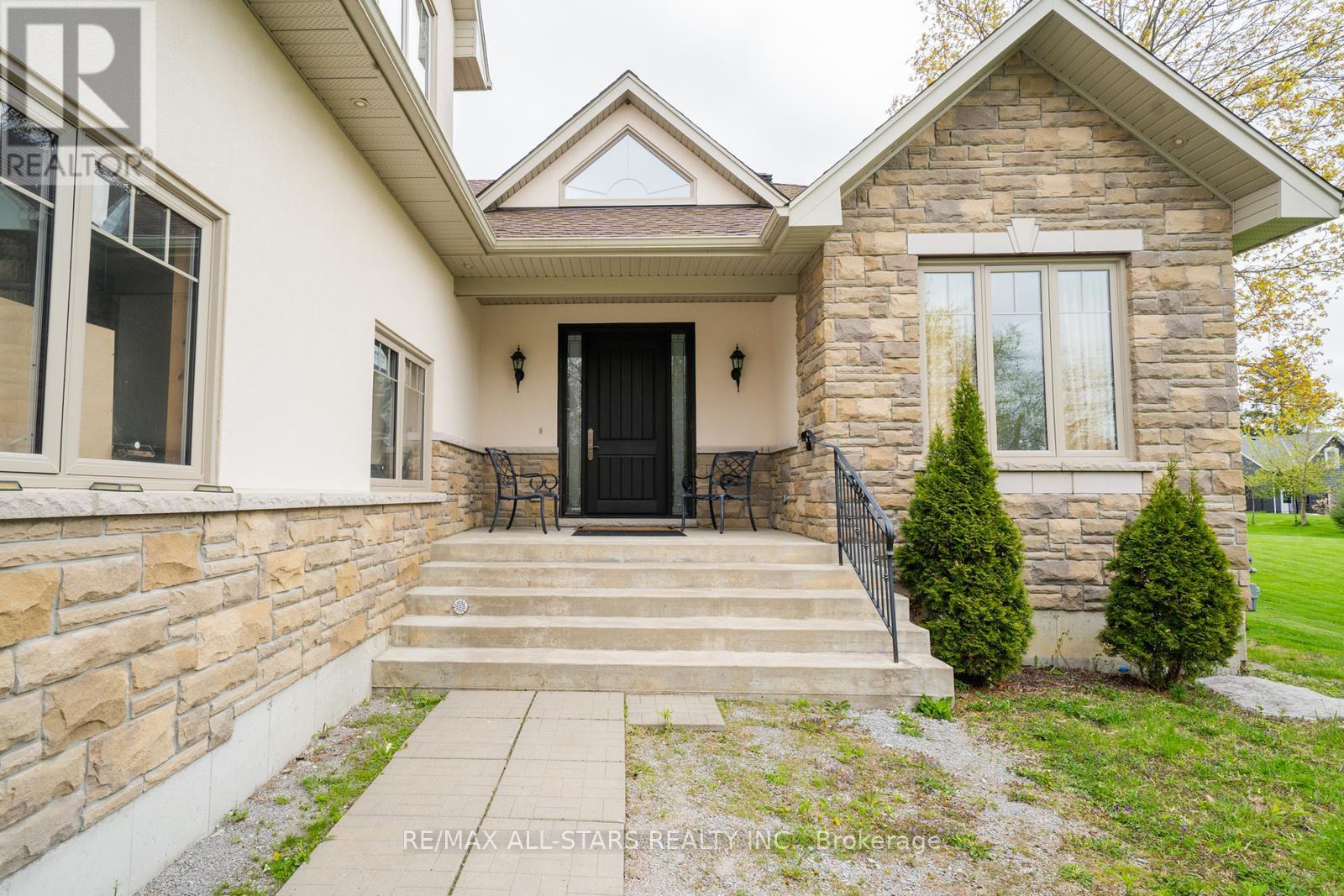 5023 Franklin Street, Pickering, Ontario  L1Y 1B4 - Photo 4 - E12239568