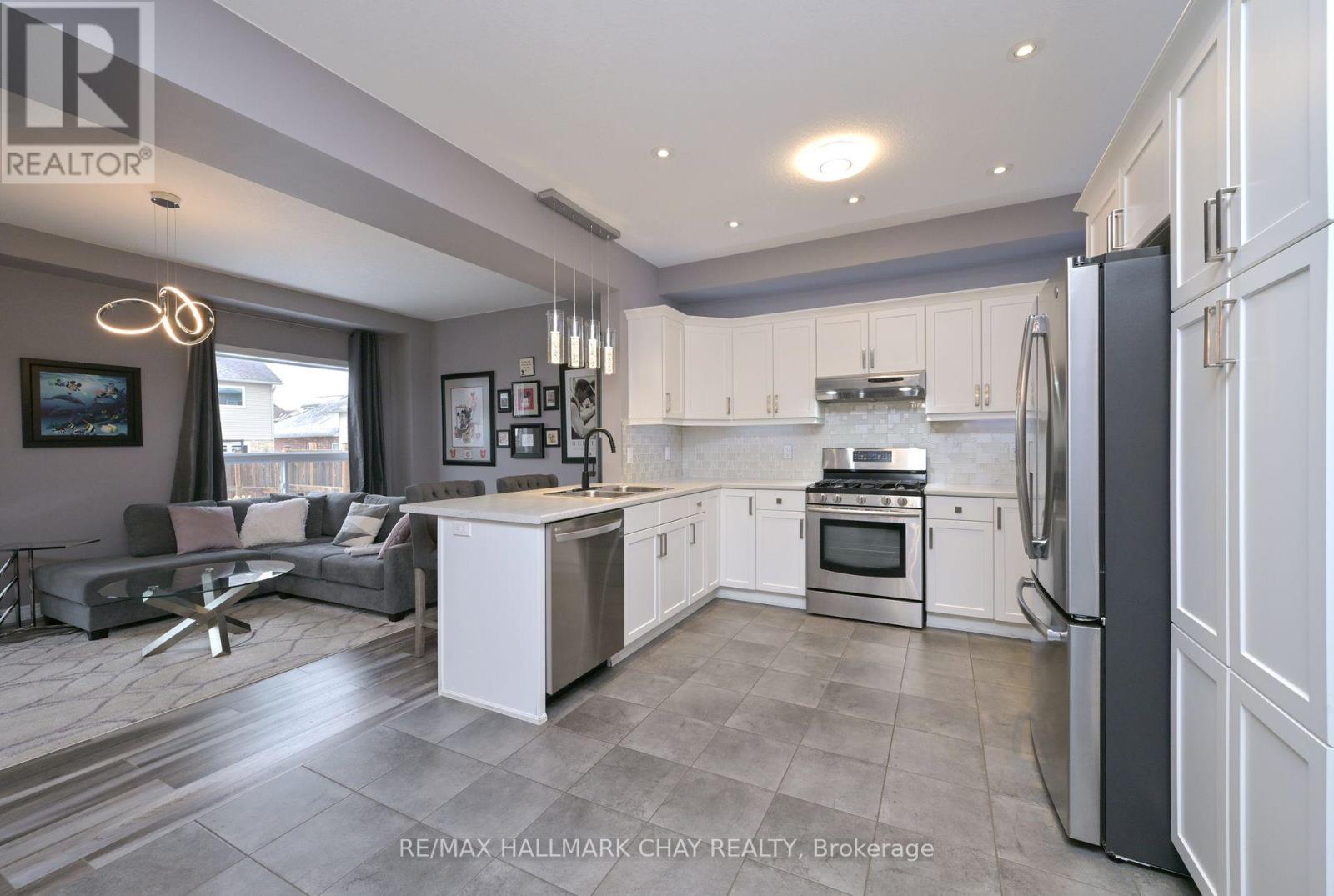 Property at 32 BURT AVENUE image 5