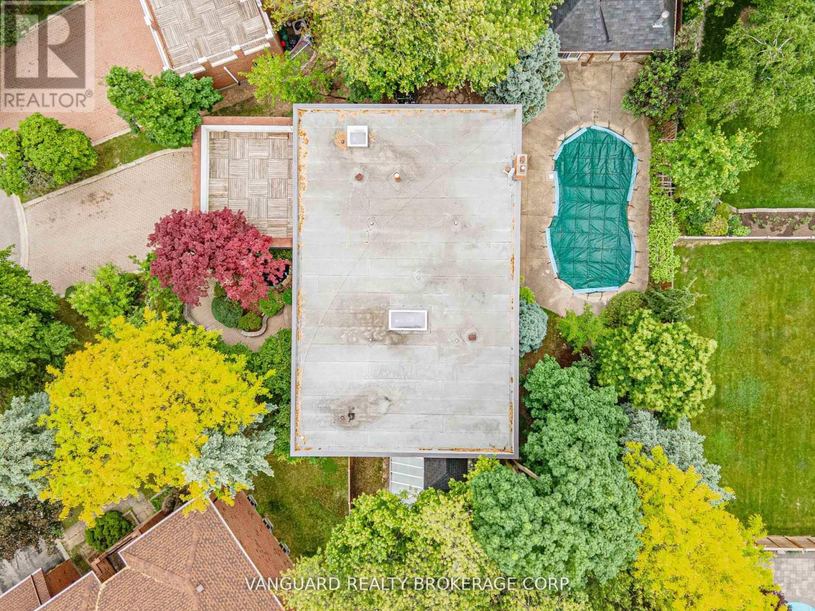 Property at 40 COLTON CRESCENT N image 3