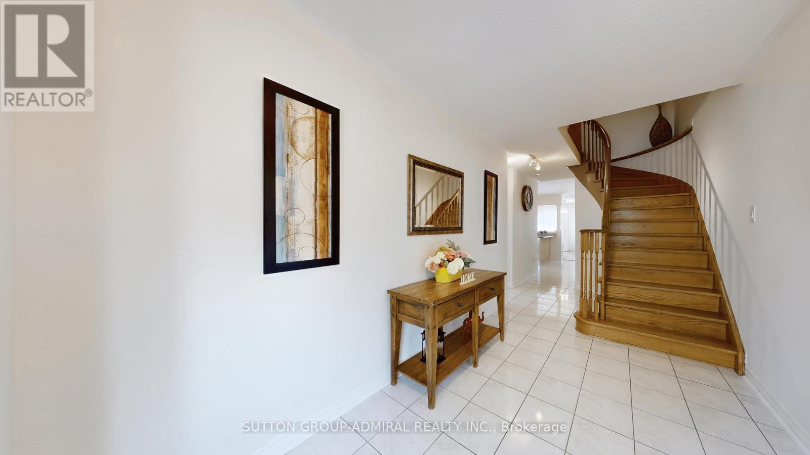 Property at 7 ROCKVIEW GARDENS image 4