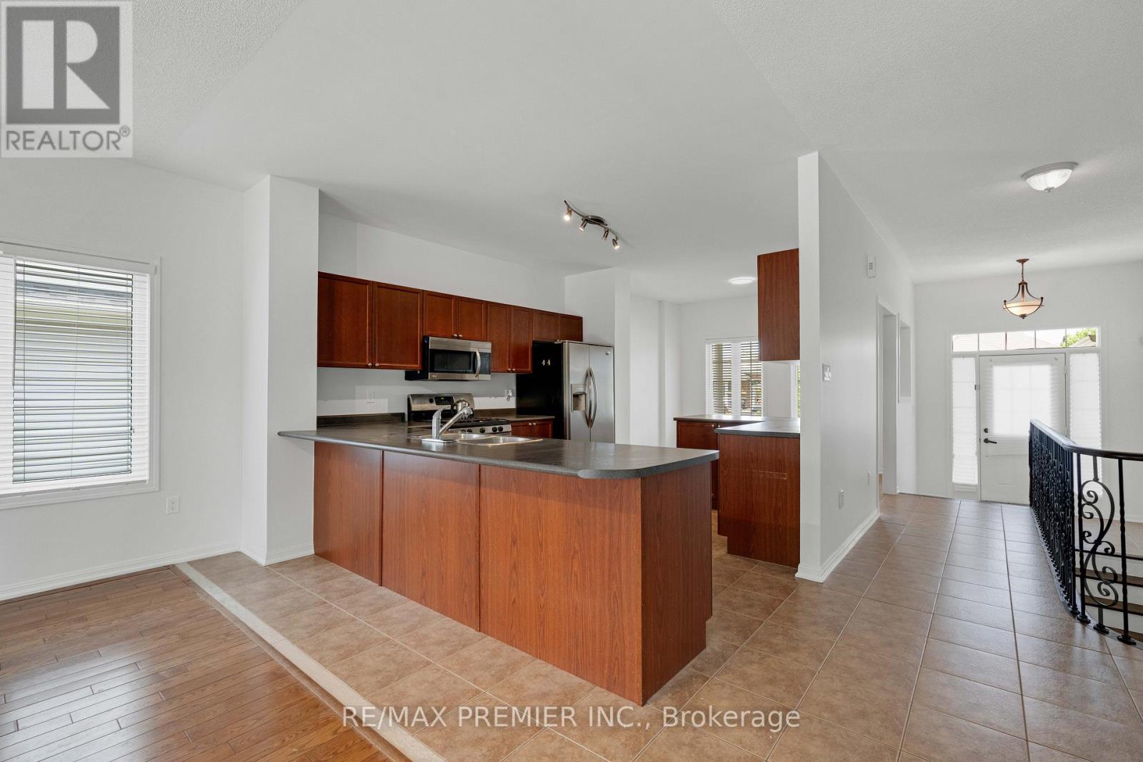 67 Meadowlark Boulevard, Wasaga Beach, Ontario  L9Z 3B3 - Photo 11 - S12239623