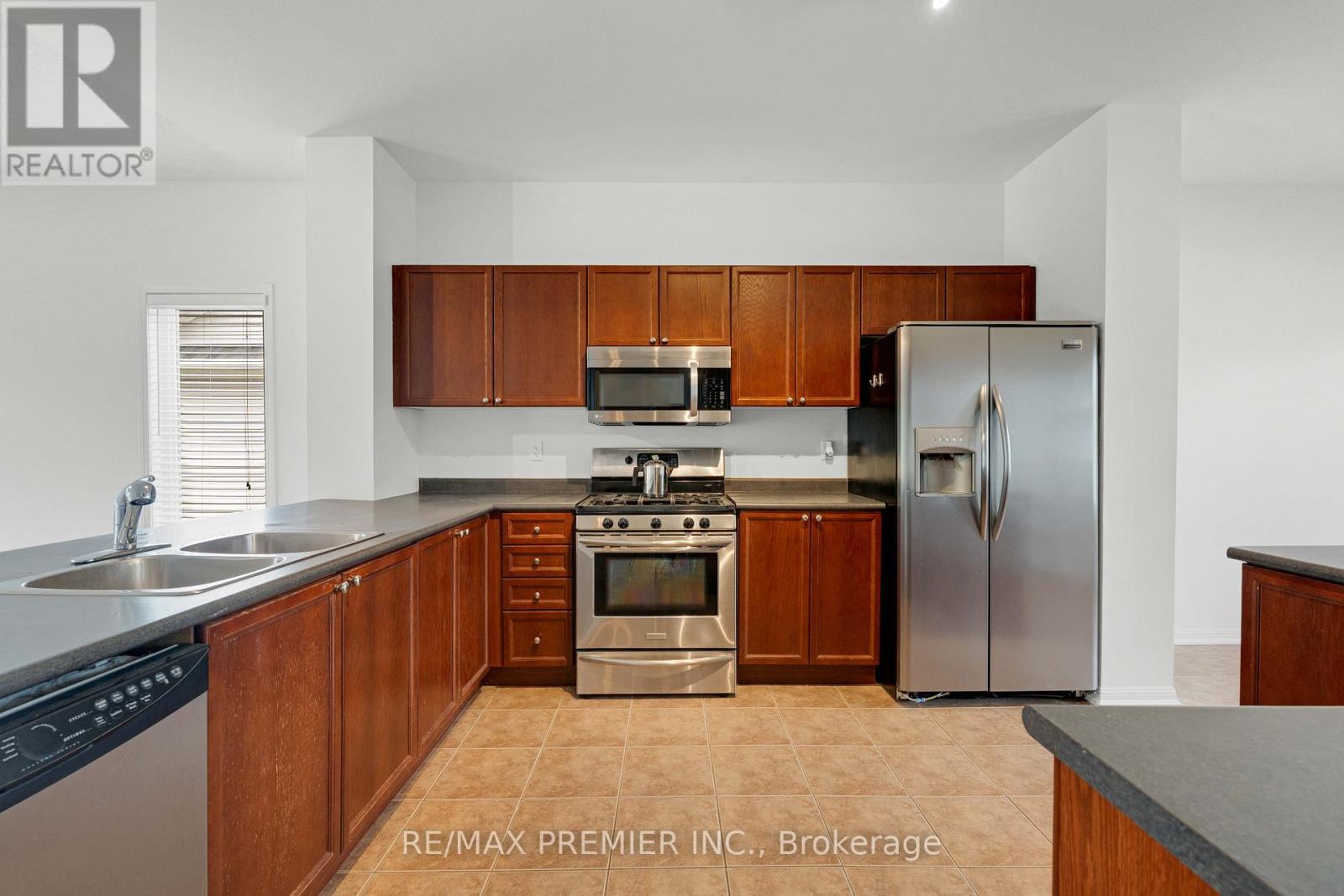 67 Meadowlark Boulevard, Wasaga Beach, Ontario  L9Z 3B3 - Photo 12 - S12239623