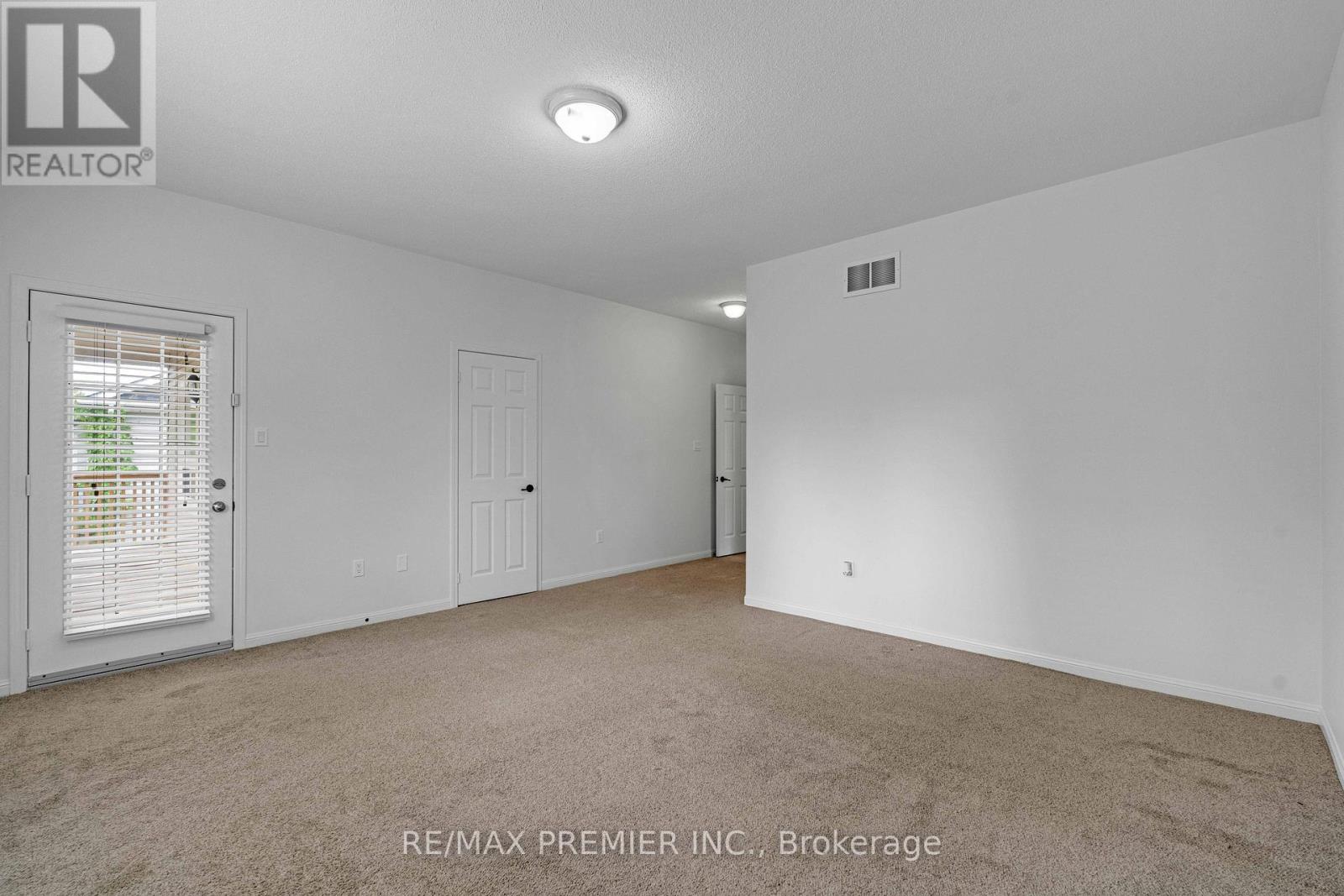 67 Meadowlark Boulevard, Wasaga Beach, Ontario  L9Z 3B3 - Photo 18 - S12239623