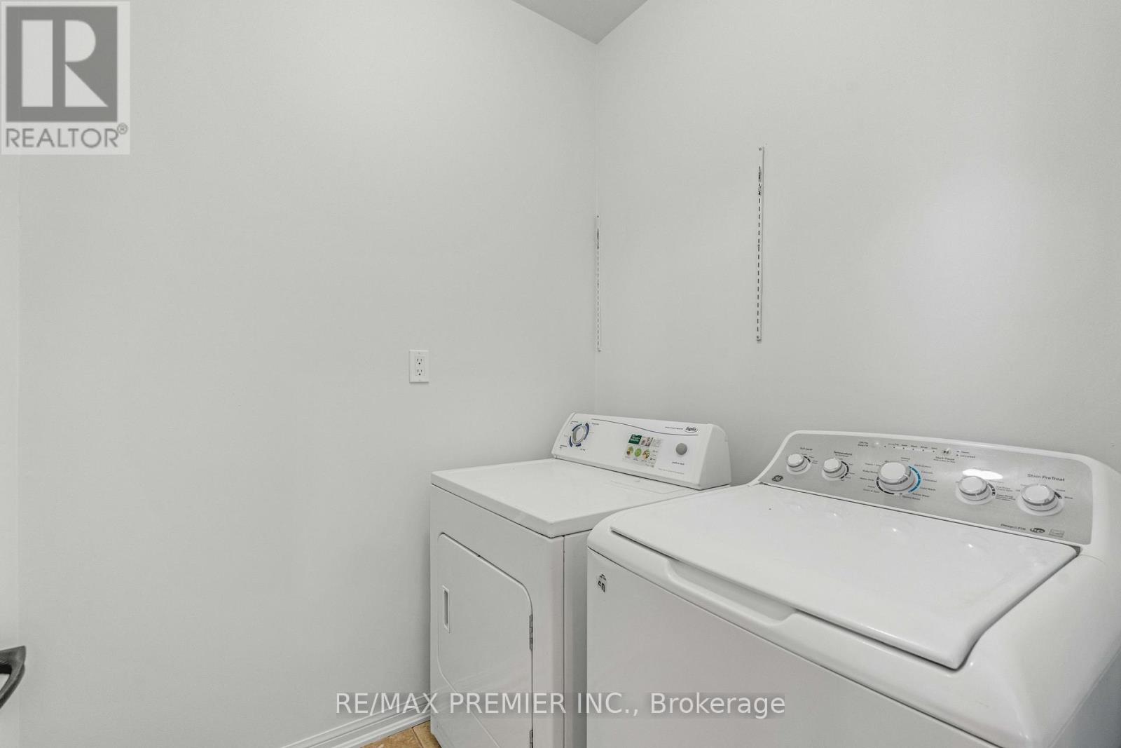 67 Meadowlark Boulevard, Wasaga Beach, Ontario  L9Z 3B3 - Photo 25 - S12239623