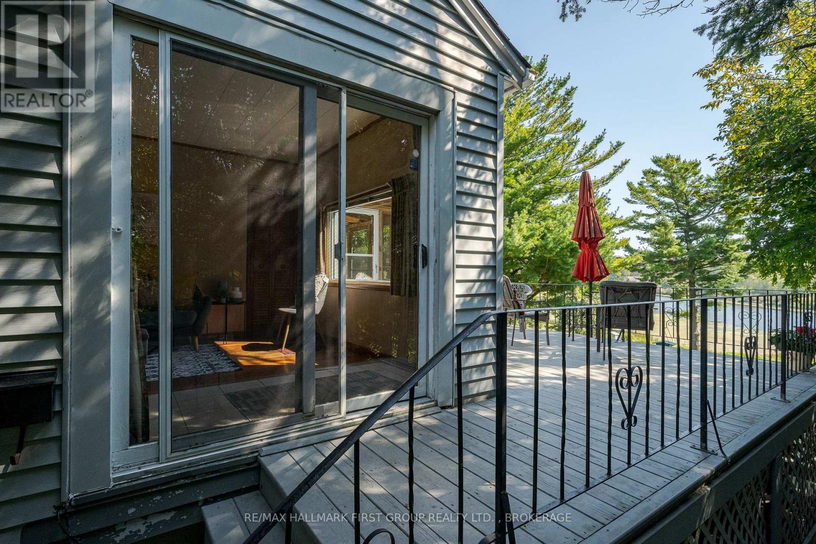 Property at 366 DUNDAS STREET W image 4