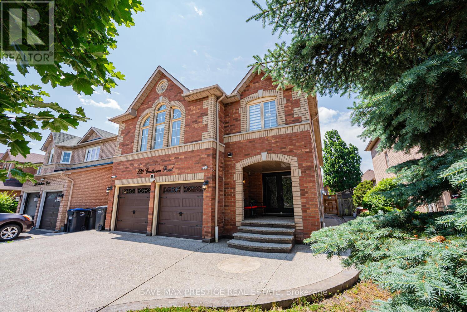 Property at 220 CRESTHAVEN ROAD image 3