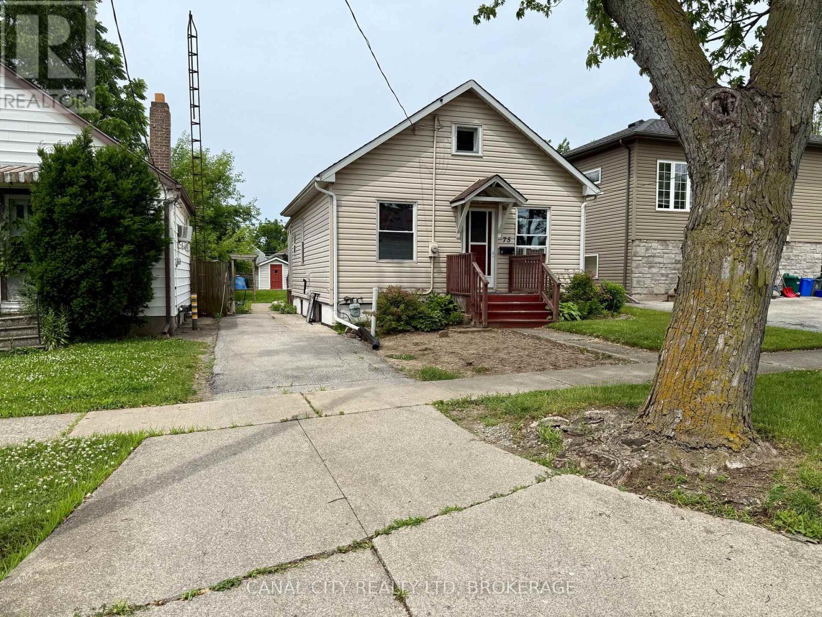 75 West Street N, Thorold (Thorold Downtown), Ontario  L2V 2S4 - Photo 2 - X12239693