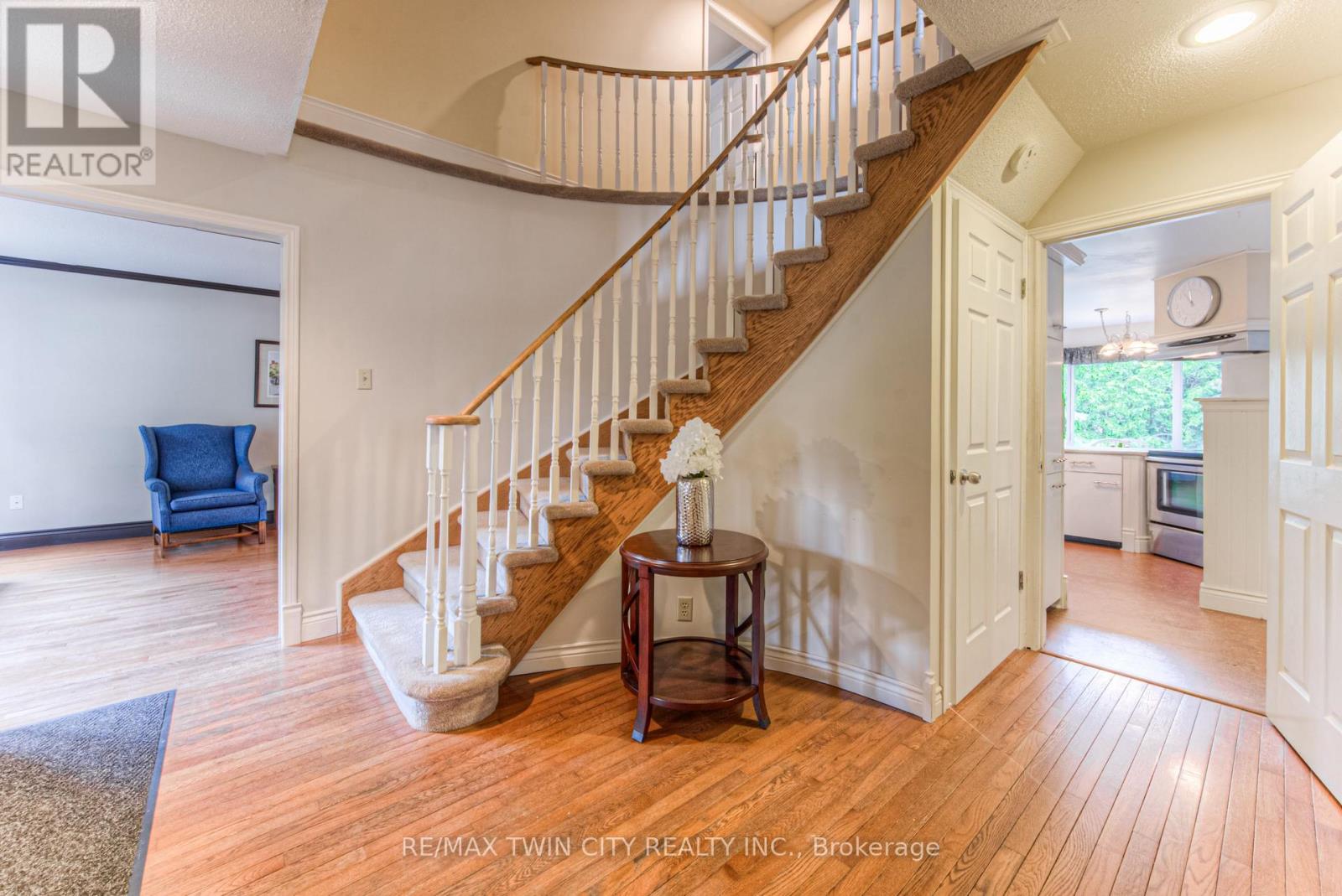 Property at 179 WOODBEND CRESCENT image 3