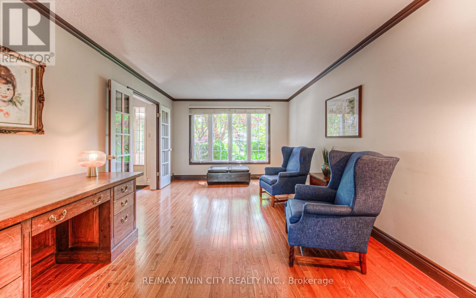 Property at 179 WOODBEND CRESCENT image 5