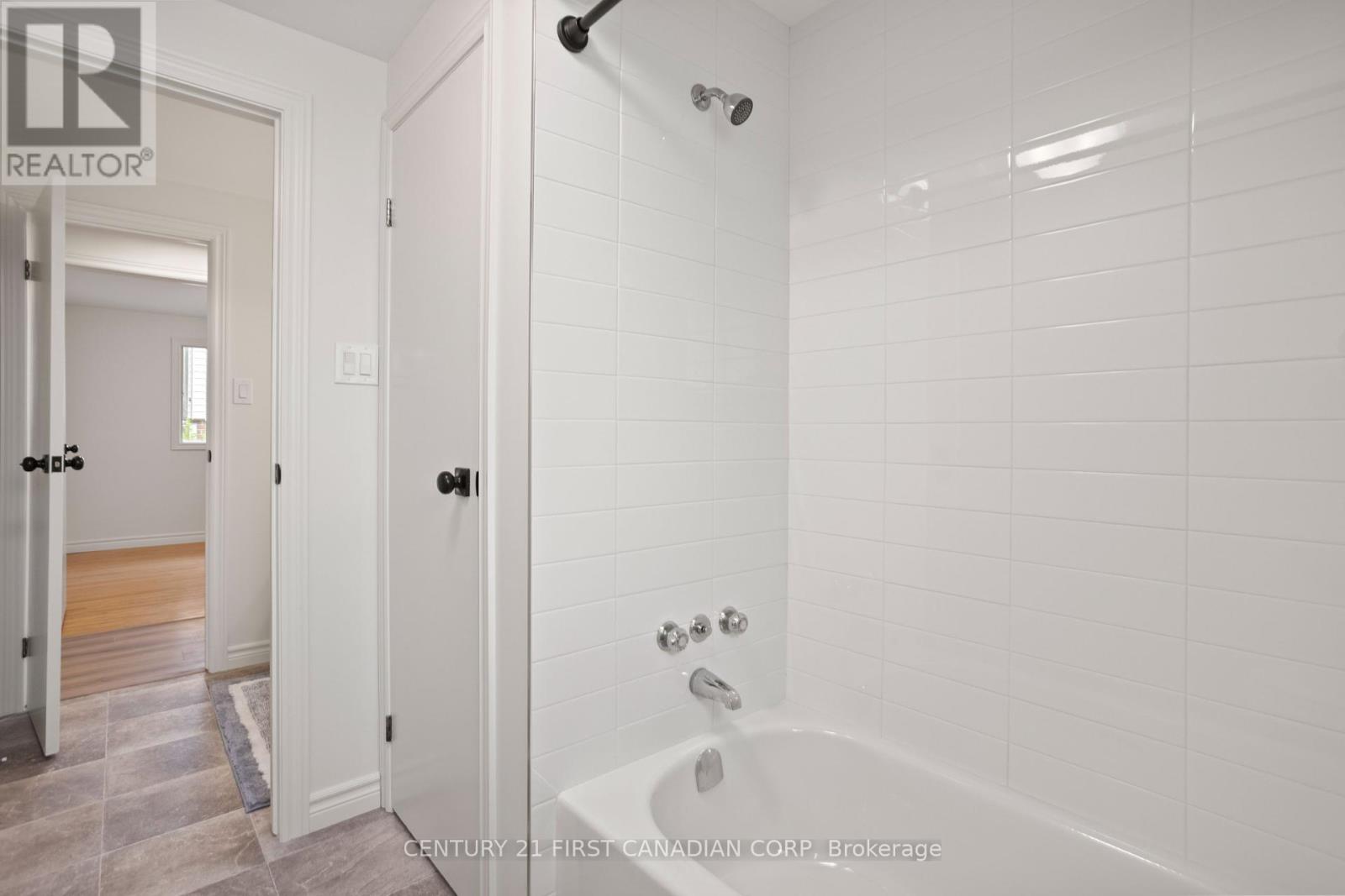 356 Blackacres Boulevard, London North, Ontario  N6G 3C9 - Photo 23 - X12234221