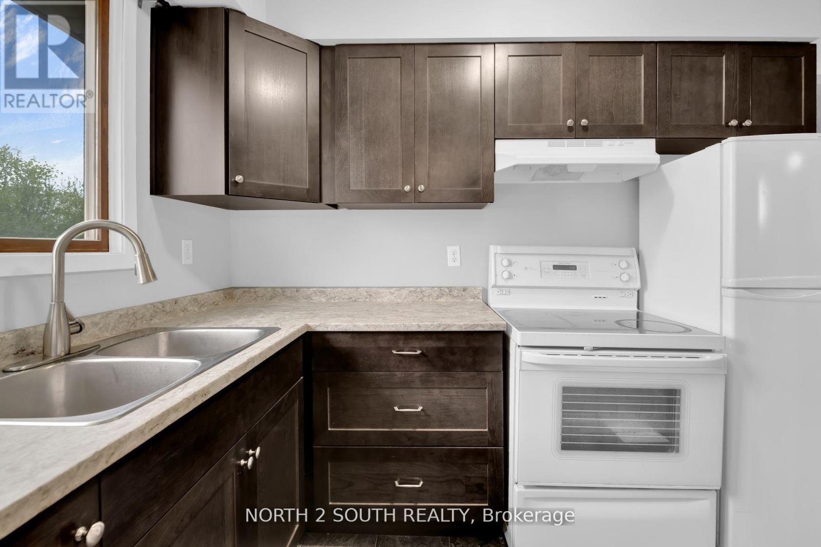 1362 Goyeau Street, Windsor, Ontario  N8X 3L1 - Photo 9 - X12239498
