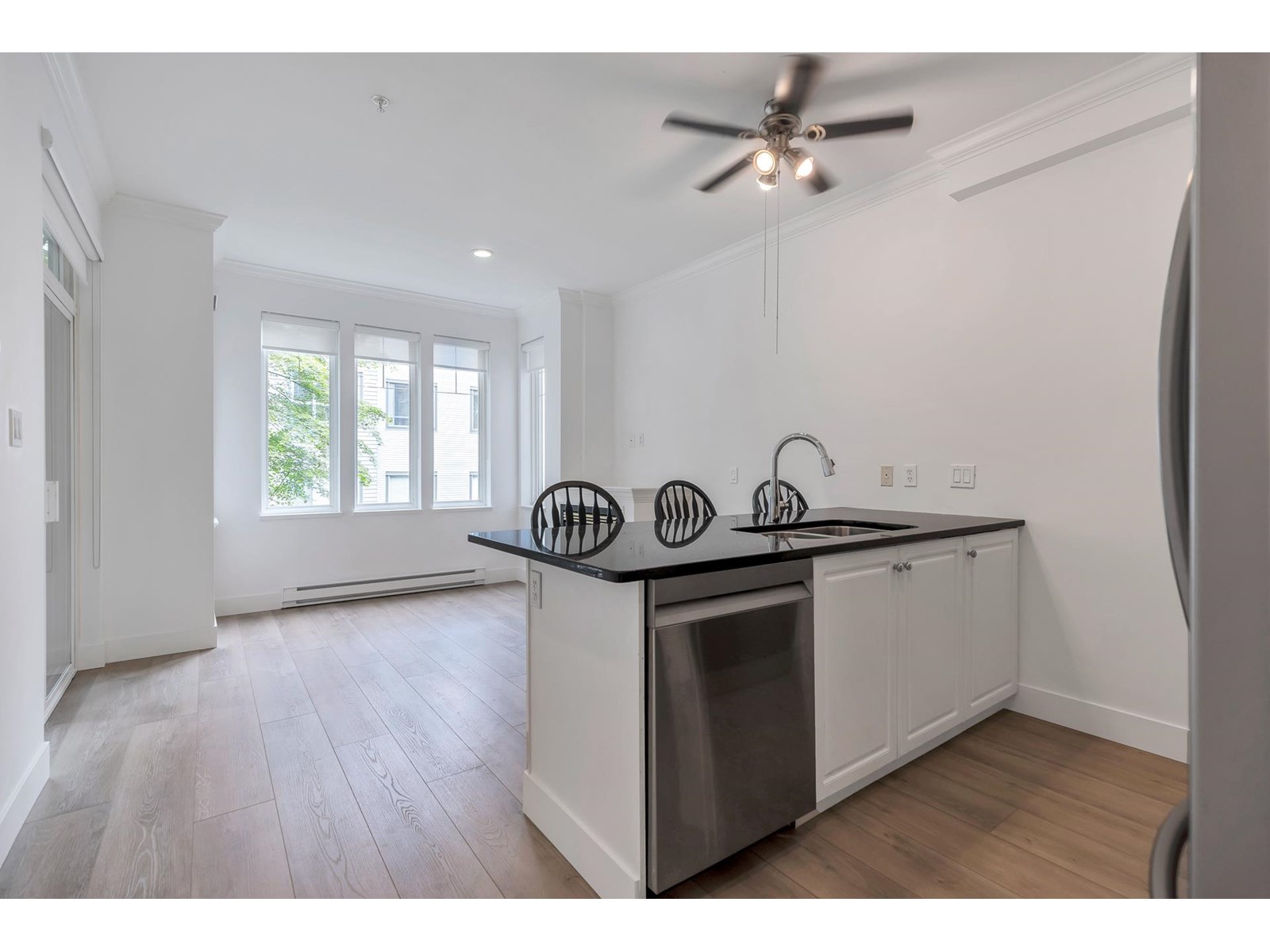 Property at 207 5475 201 STREET image 4