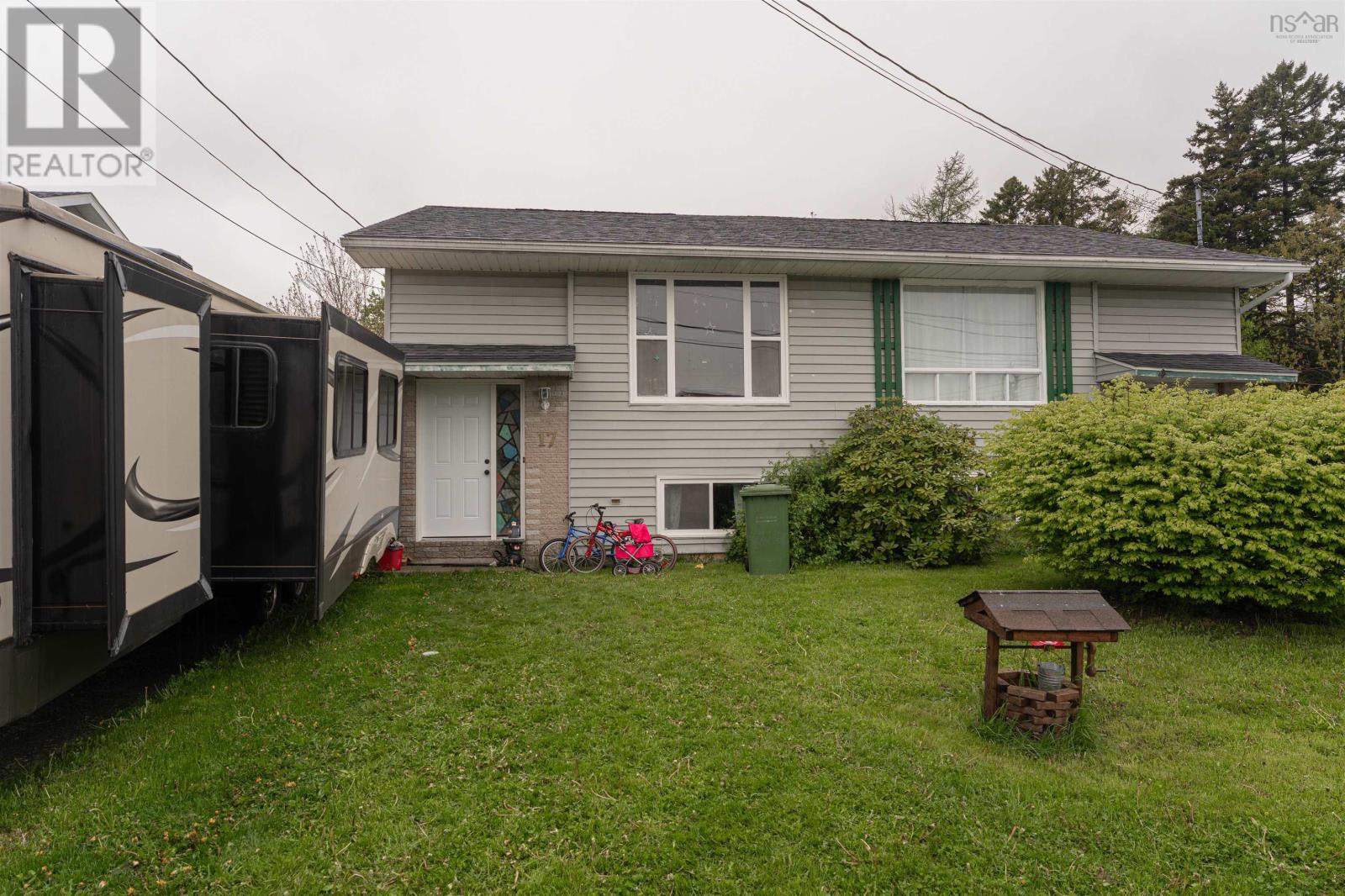 Property at 17 Contessa Court image 1