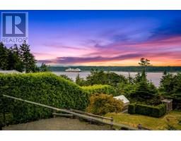 321 Carnegie St Campbell River Central