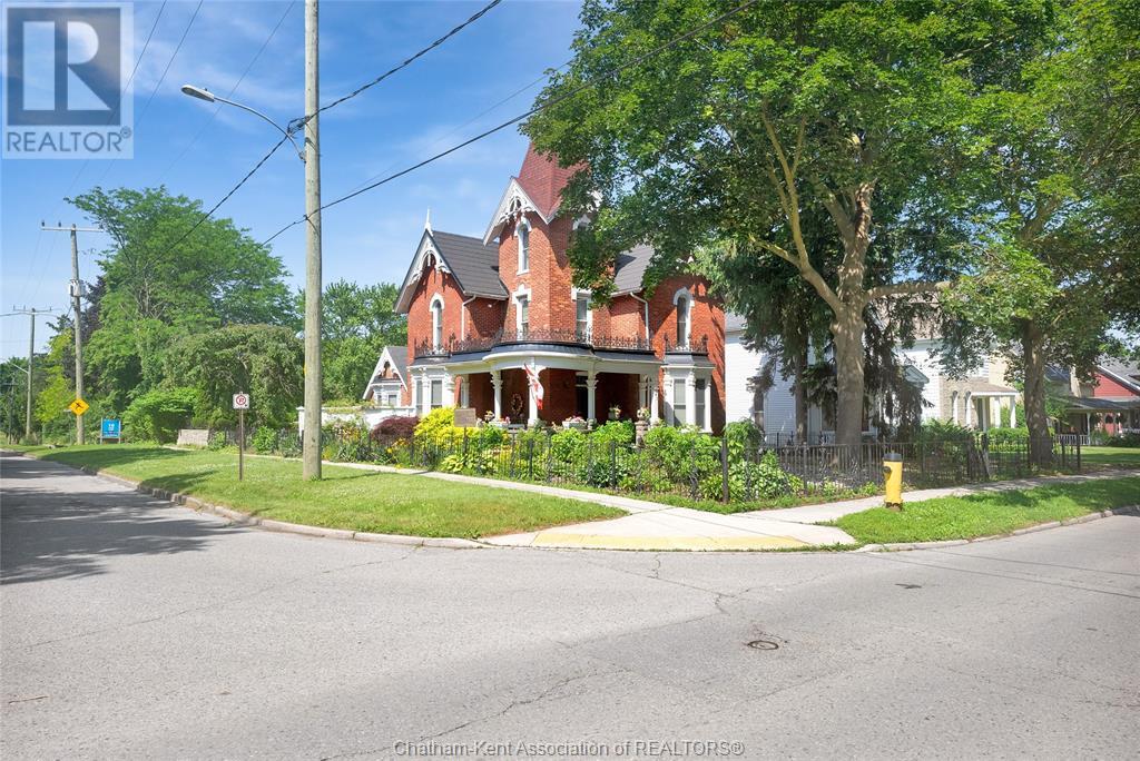 Property at 41 Erie STREET South image 2