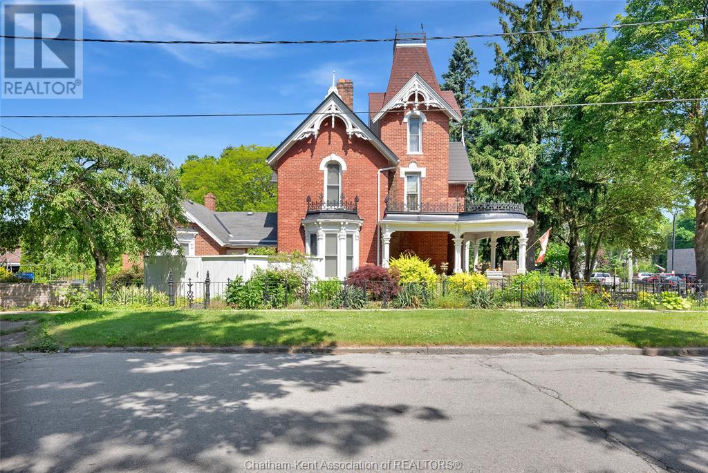 Property at 41 Erie STREET South image 3