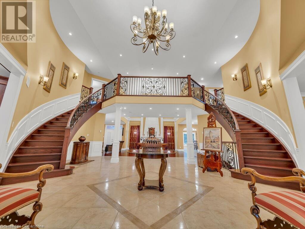 26 Paddock Court, Kitchener, Ontario  N2C 2R4 - Photo 2 - 40743407