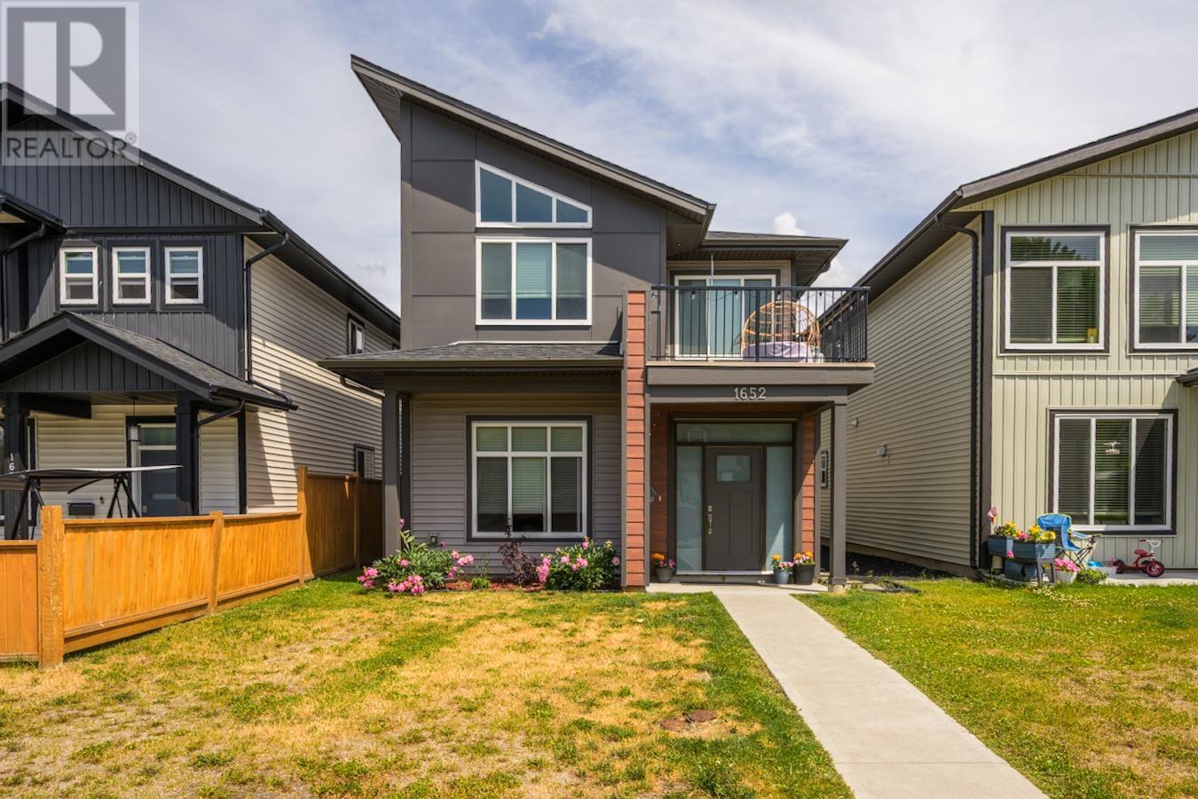 Property at 1652 9TH AVENUE image 1