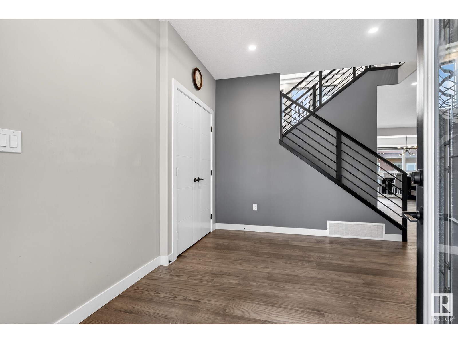 Property at 1027 150 AV NW image 2