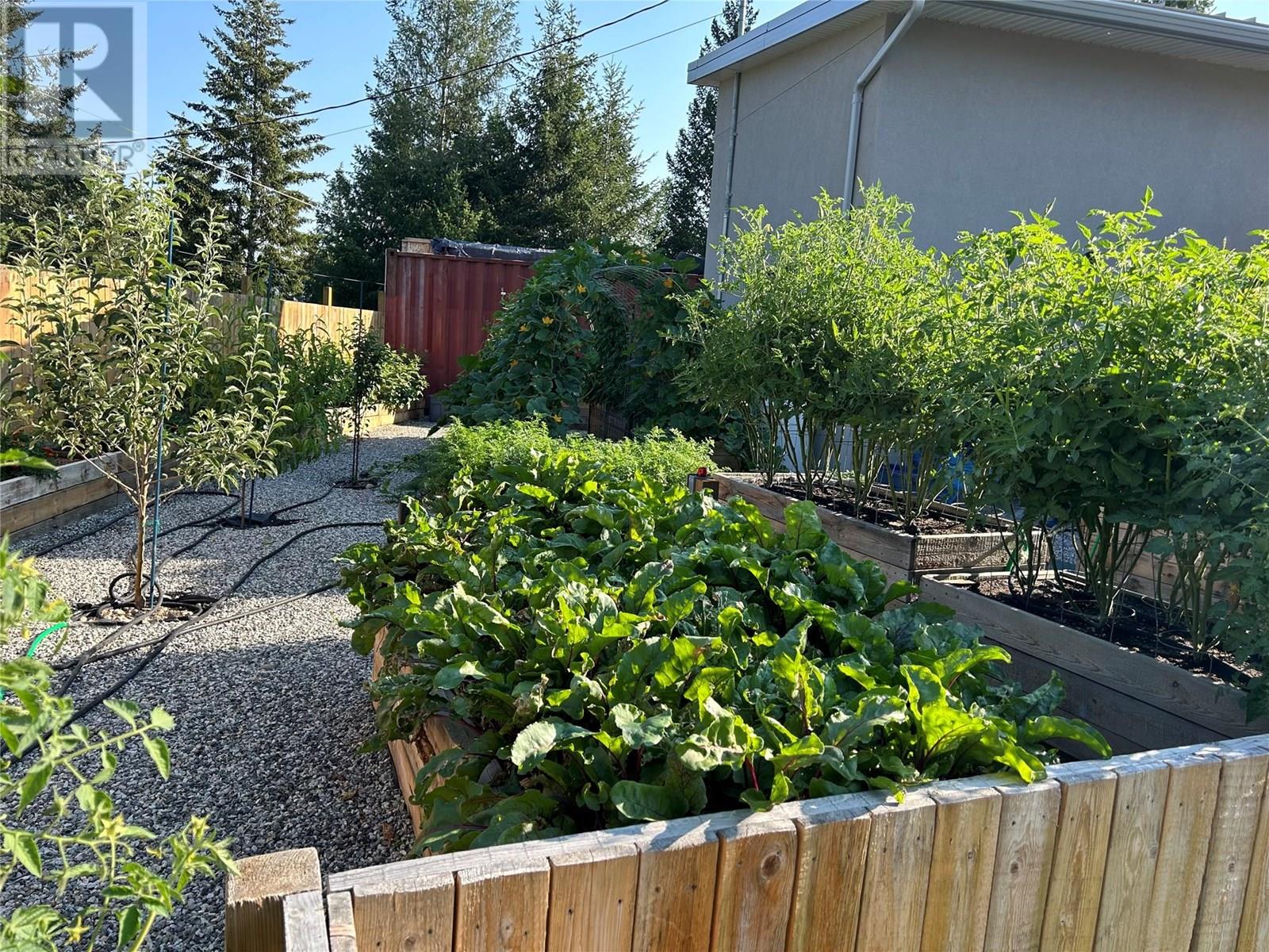 Property at 174 Crown Crescent image 4