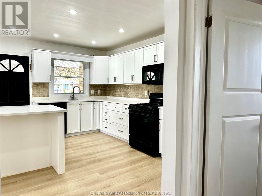 Property at 163 Cecile AVENUE image 5