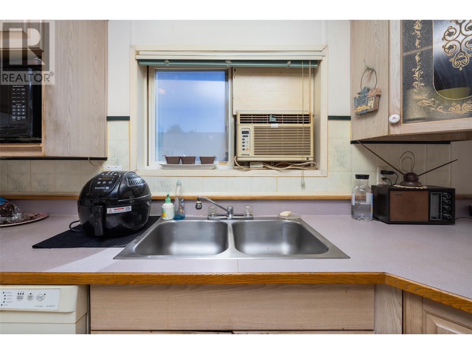 Property at 2005 Boucherie Road Unit# 137 image 2