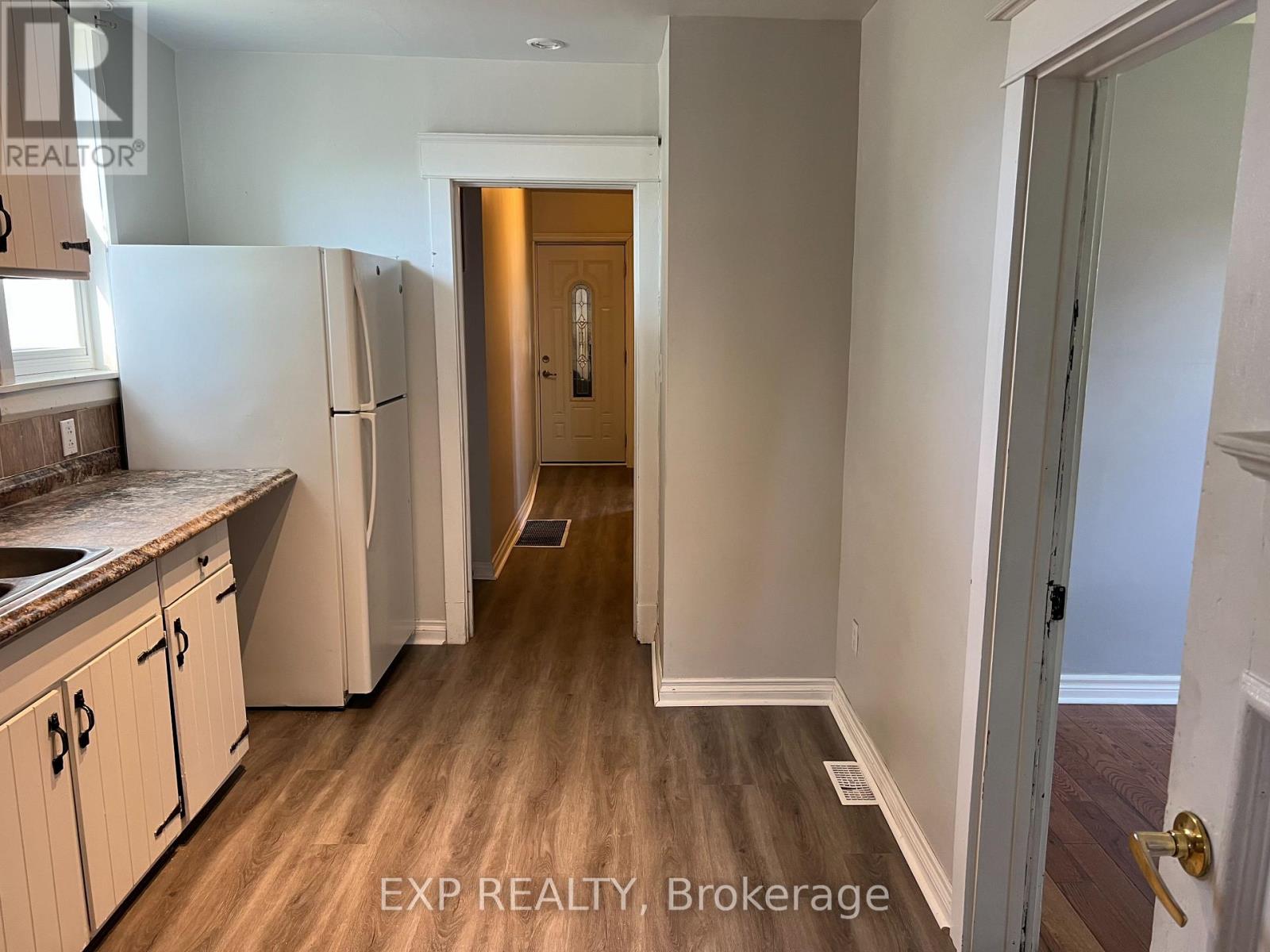 655 Browns Line, Toronto, Ontario  M8W 3V7 - Photo 27 - W12085232