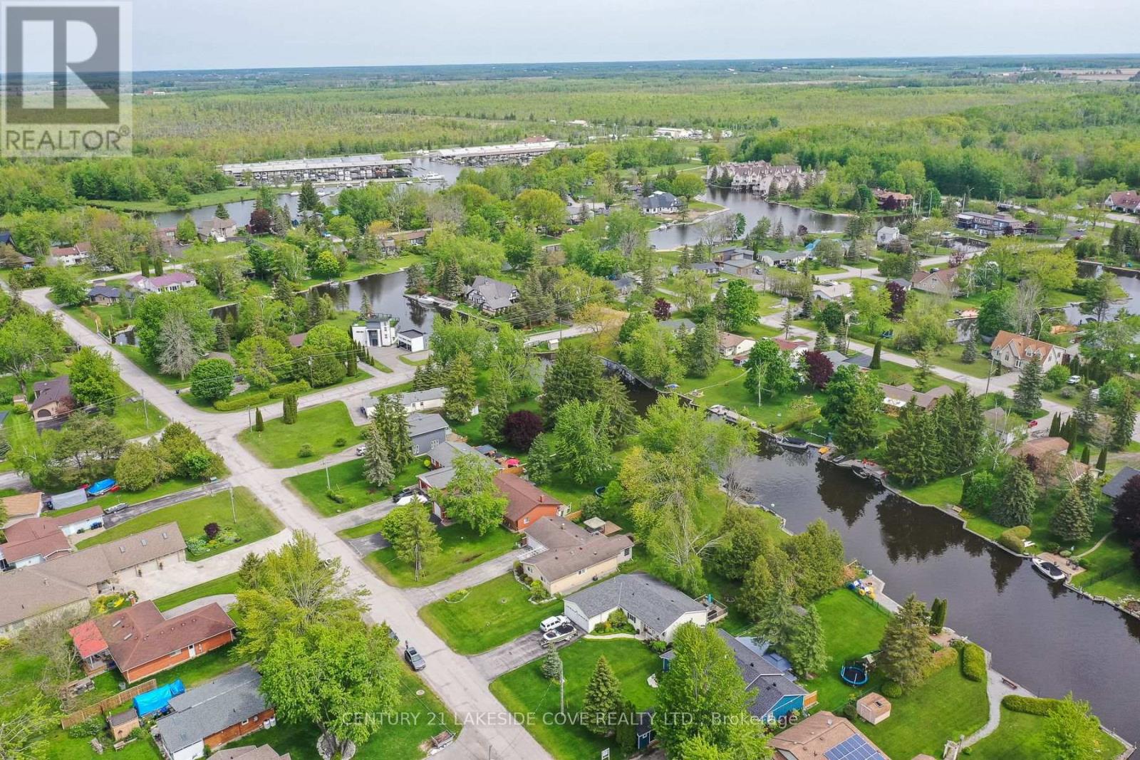 Property at 9 PINETREE COURT image 4