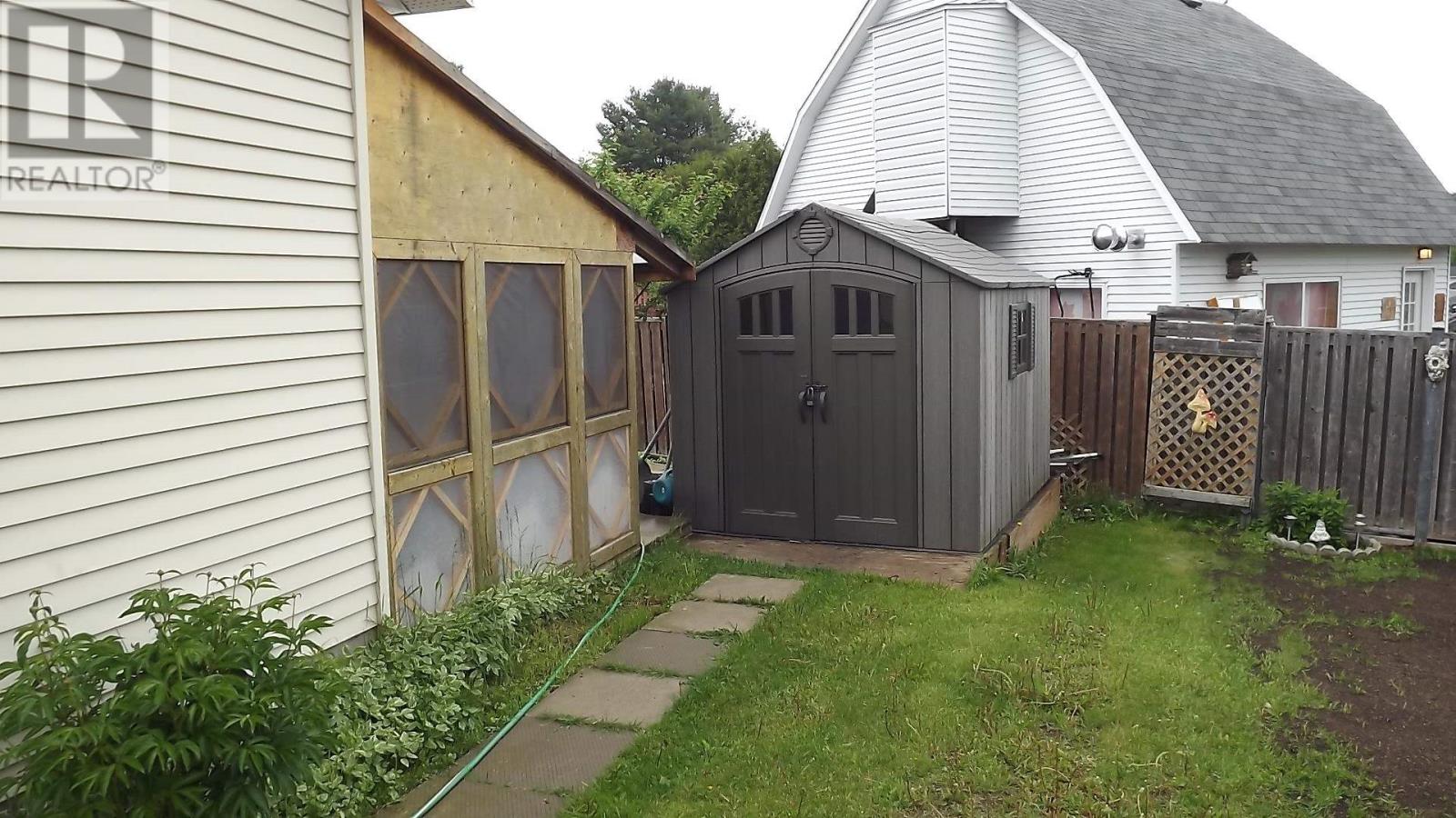 Property at 46 Stewart CRES image 2