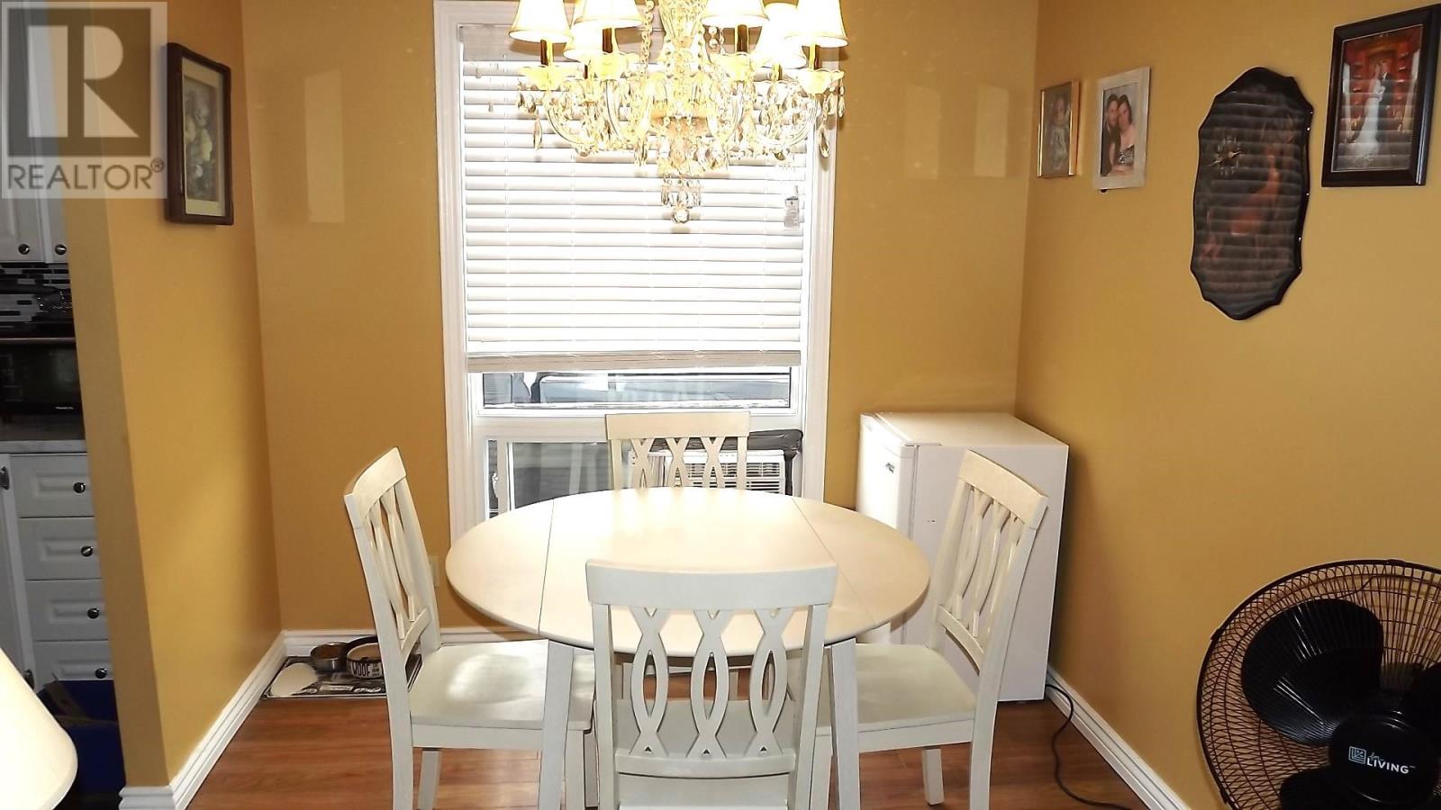 Property at 46 Stewart CRES image 4