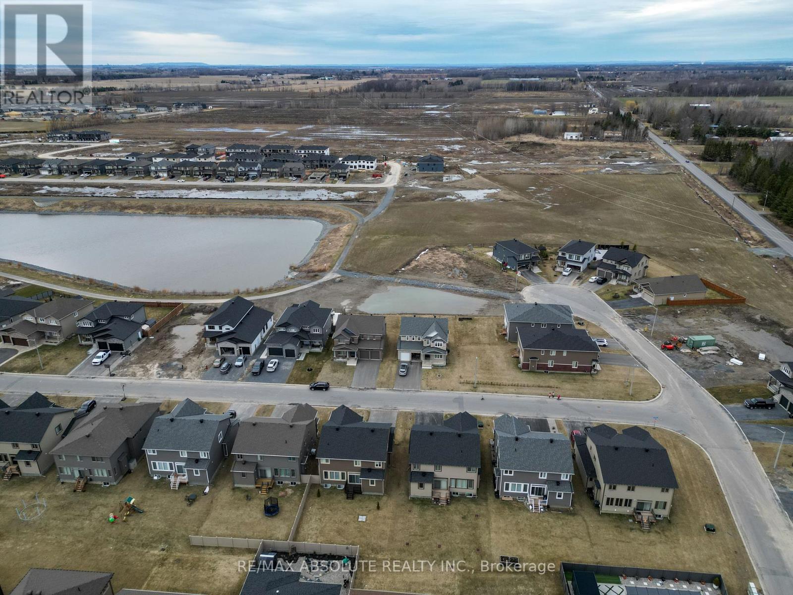 Property at 668 PARKVIEW TERRACE image 3