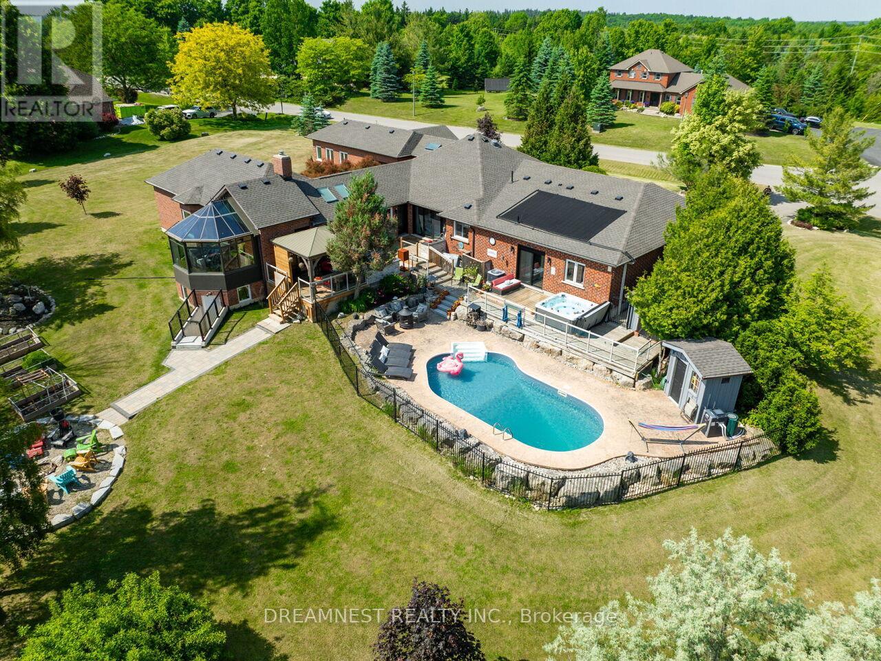 11132 Mcfarland Court, Milton, Ontario  L0P 1B0 - Photo 2 - W12237762