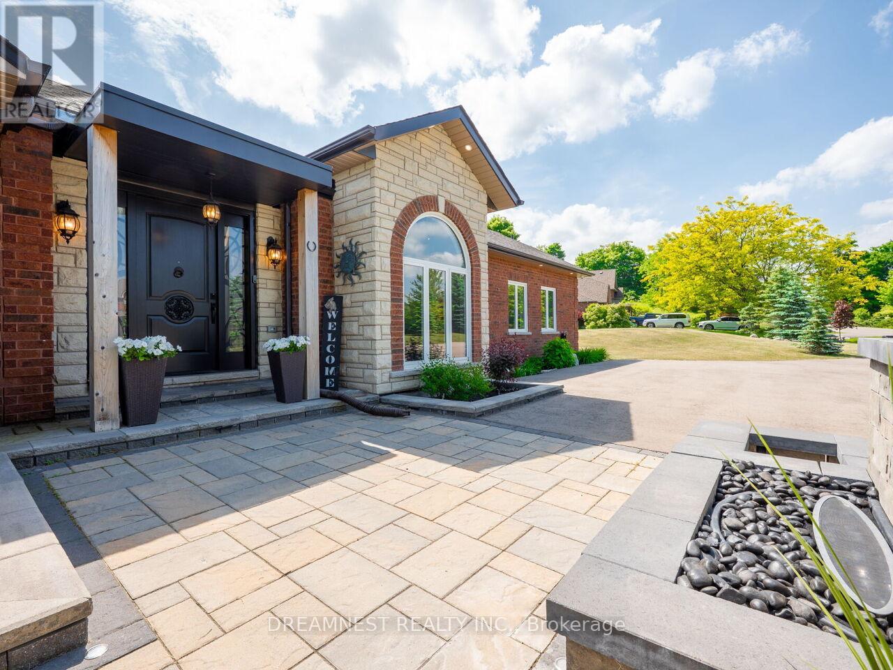 11132 Mcfarland Court, Milton, Ontario  L0P 1B0 - Photo 3 - W12237762