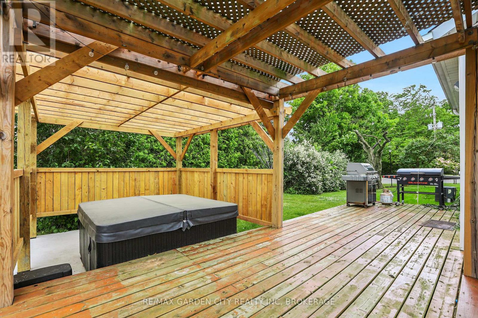 2460 Effingham Street, Pelham, Ontario  L0S 1C0 - Photo 43 - X12235386