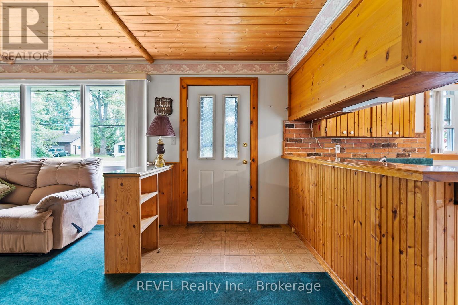 Property at 448 CRESCENT ROAD image 4