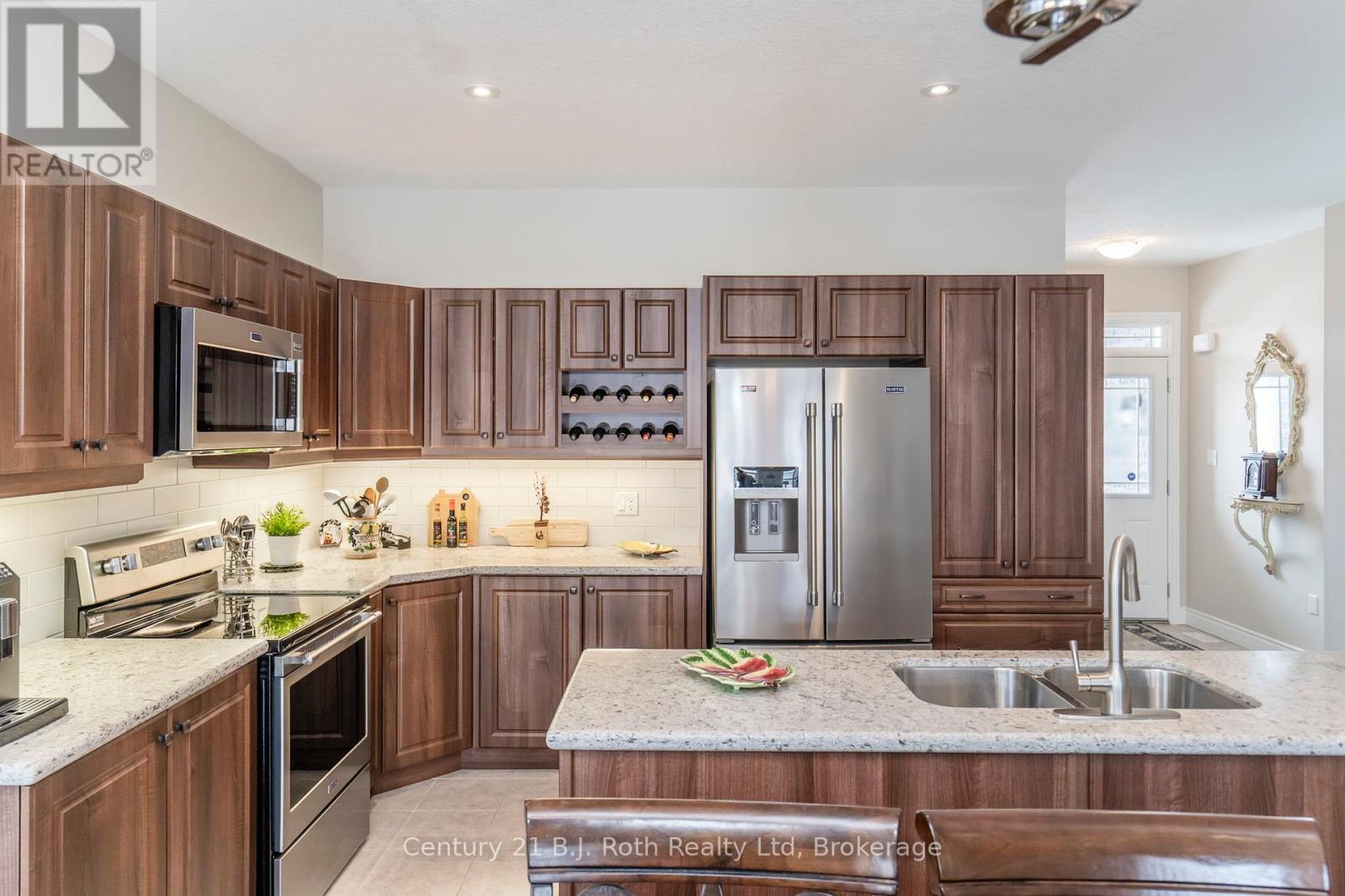 4 Charlie Rawson Boulevard, Tay (Victoria Harbour), Ontario  L0K 2A0 - Photo 7 - S12078079