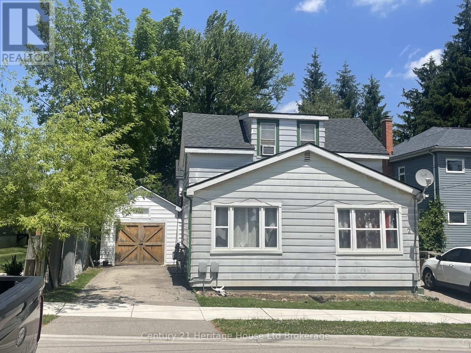 2 ELGIN STREET W, Norwich, Ontario