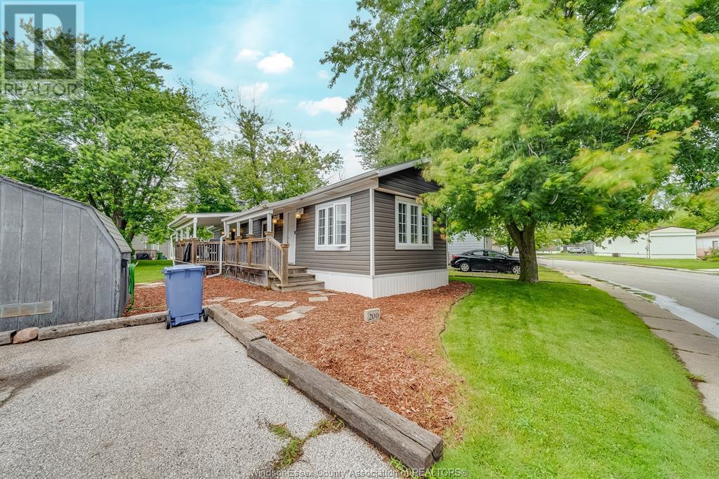 200 Steven Court, Essex, Ontario  N8M 2A8 - Photo 2 - 25015871