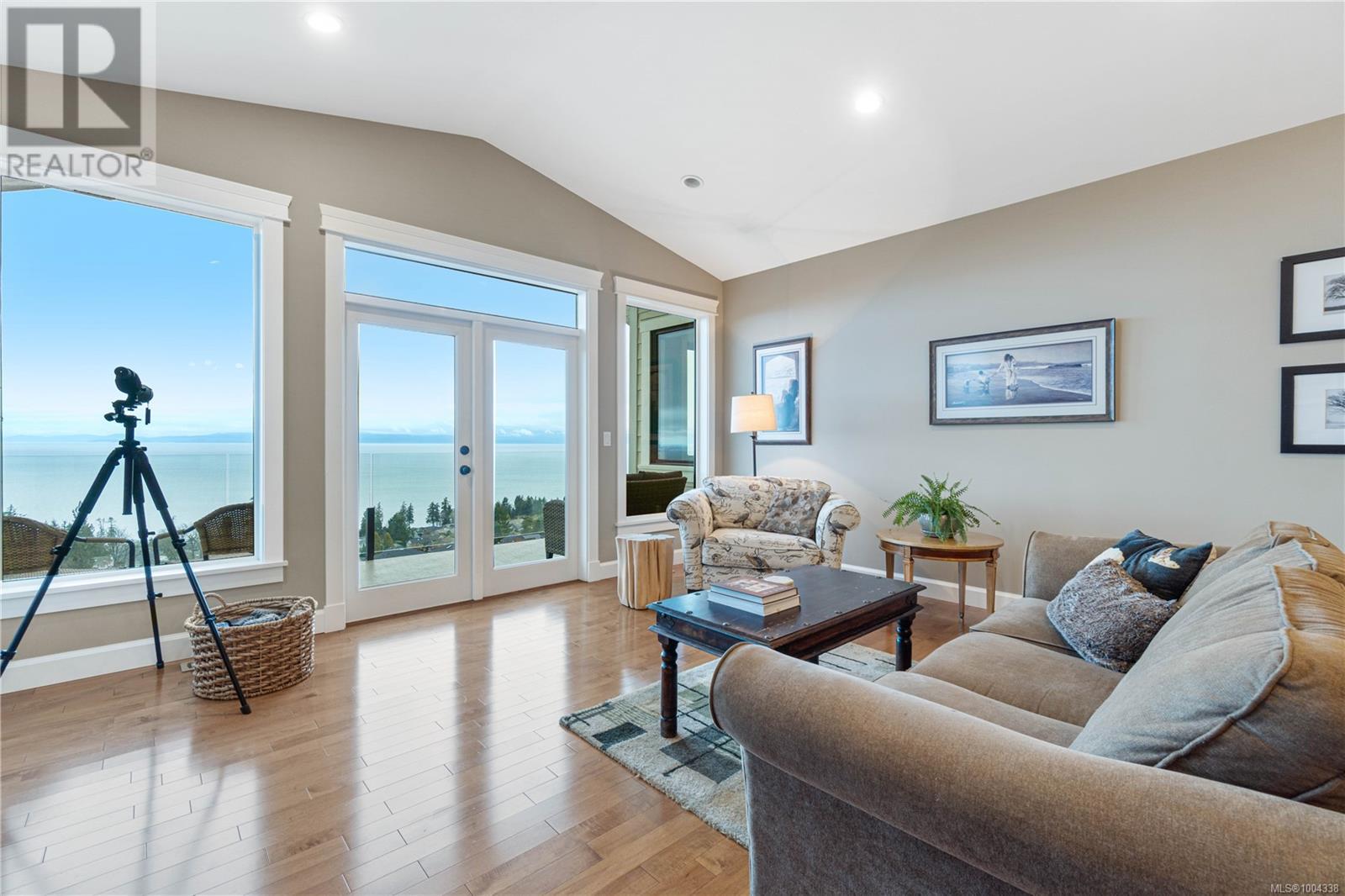 Property at 5340 Royal Sea View image 5