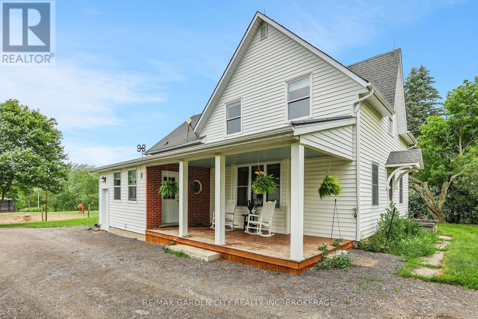 Property at 2460 EFFINGHAM STREET image 1