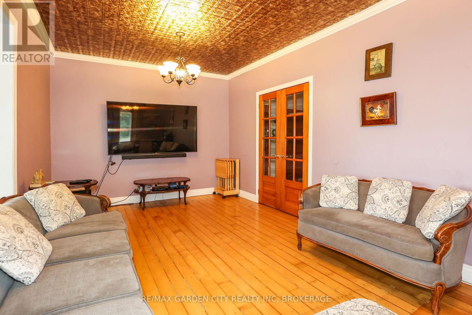 2460 Effingham Street, Pelham, Ontario  L0S 1C0 - Photo 14 - X12235325