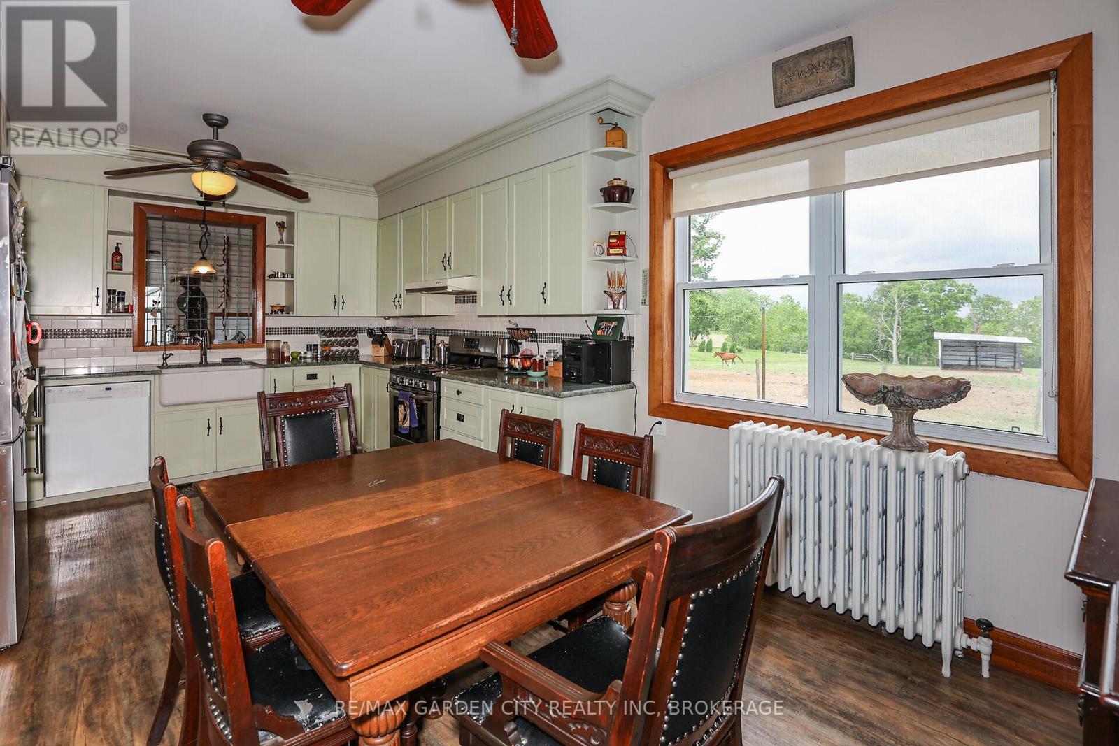 2460 Effingham Street, Pelham, Ontario  L0S 1C0 - Photo 13 - X12235325