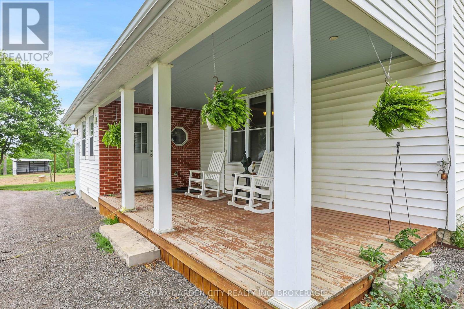Property at 2460 EFFINGHAM STREET image 4