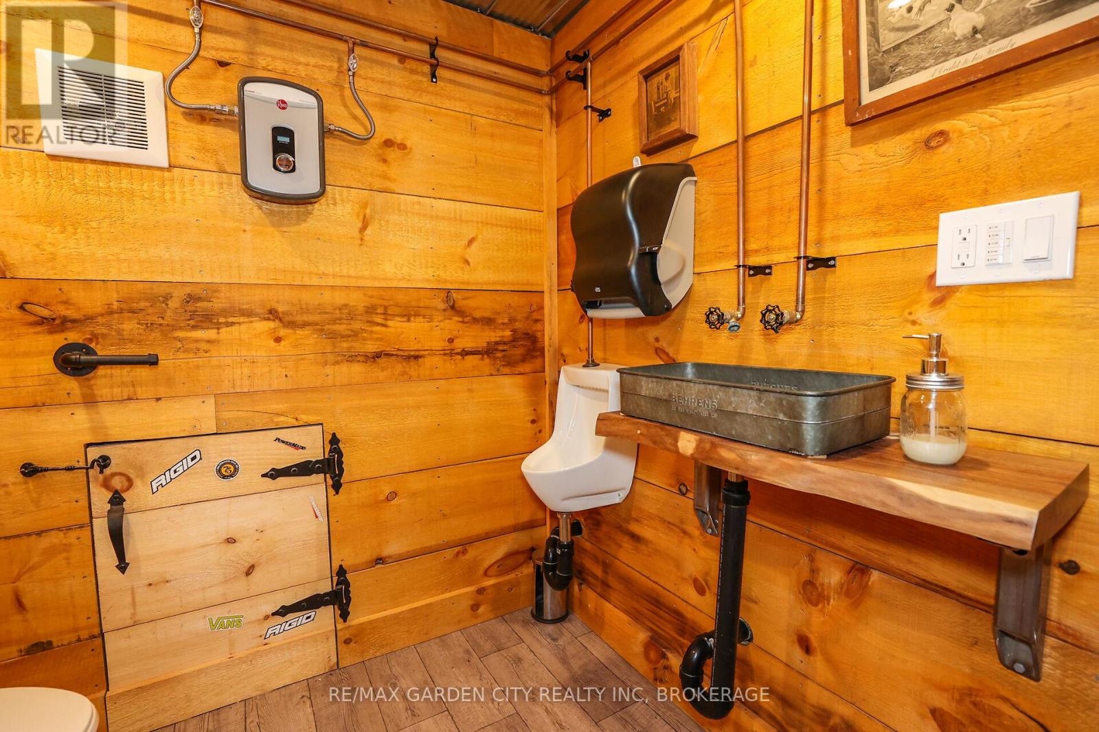 2460 Effingham Street, Pelham, Ontario  L0S 1C0 - Photo 31 - X12235325