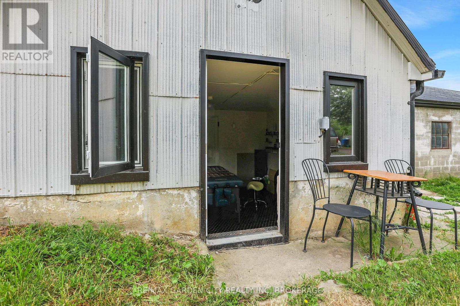 2460 Effingham Street, Pelham, Ontario  L0S 1C0 - Photo 8 - X12235325
