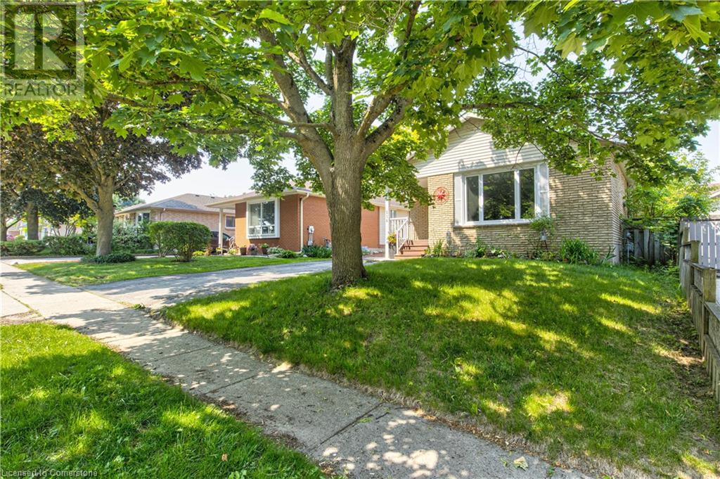 Property at 256 JOHANNA Drive image 3
