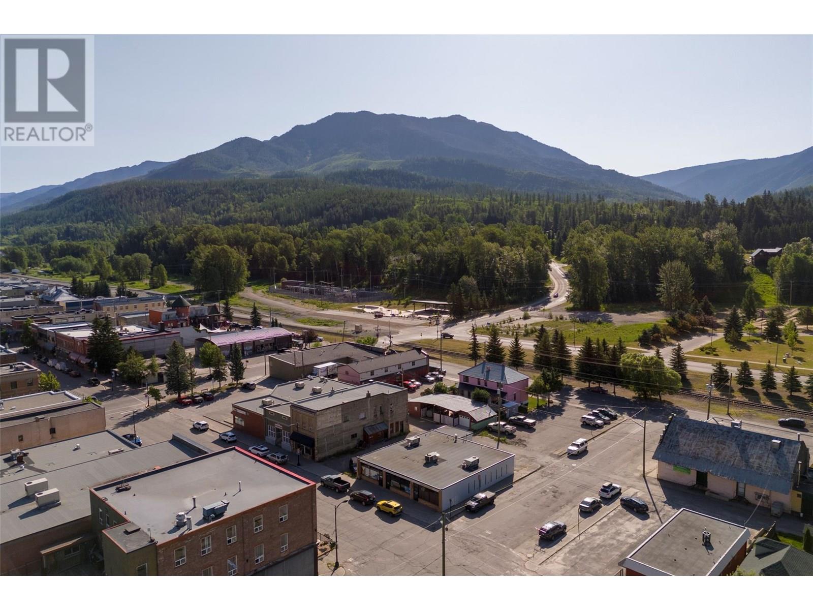 302 2nd Avenue, Fernie, British Columbia  V0B 1M0 - Photo 15 - 10353206