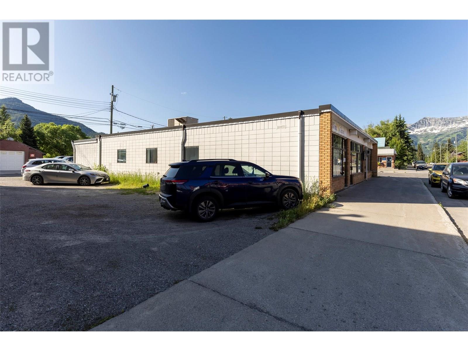 302 2nd Avenue, Fernie, British Columbia  V0B 1M0 - Photo 9 - 10353206