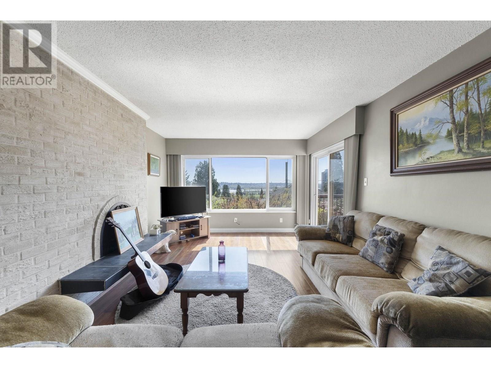 Property at 945 DELESTRE AVENUE image 3