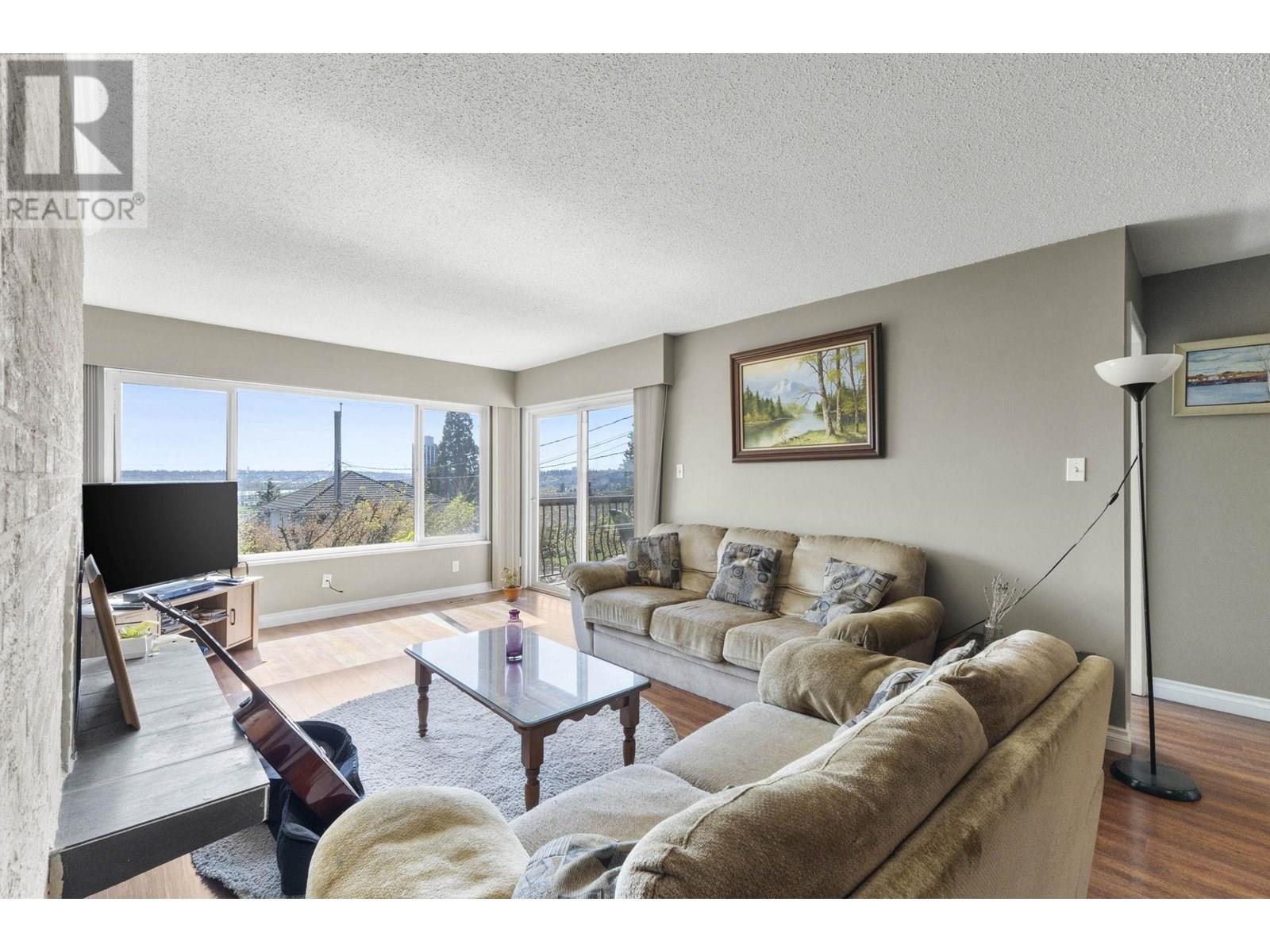 Property at 945 DELESTRE AVENUE image 4